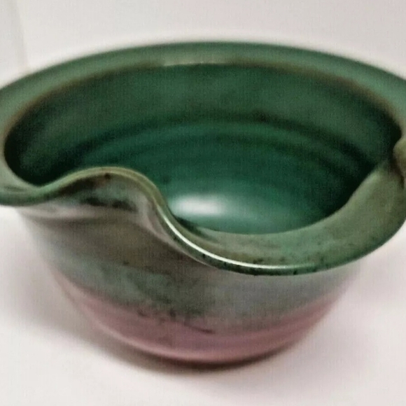 Alewine Pottery Spouted Bowl Green & Red Glazed 5"- Handmade & Signed 2005 - Picture 1 of 6
